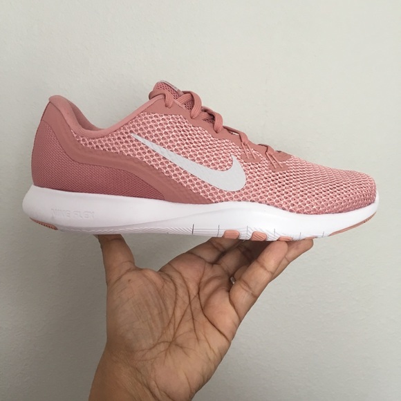nike training flex trainers in rose gold